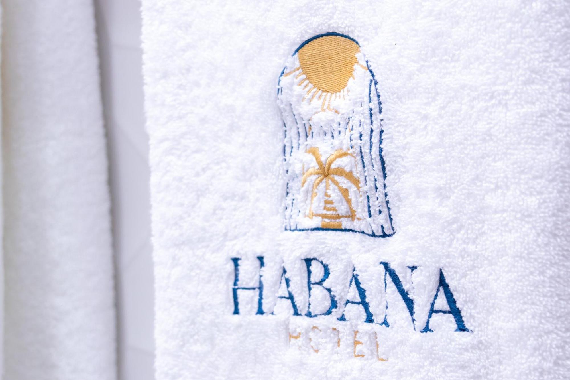 Habana Hotel Y Restaurante Salvaleón de Higüey Esterno foto